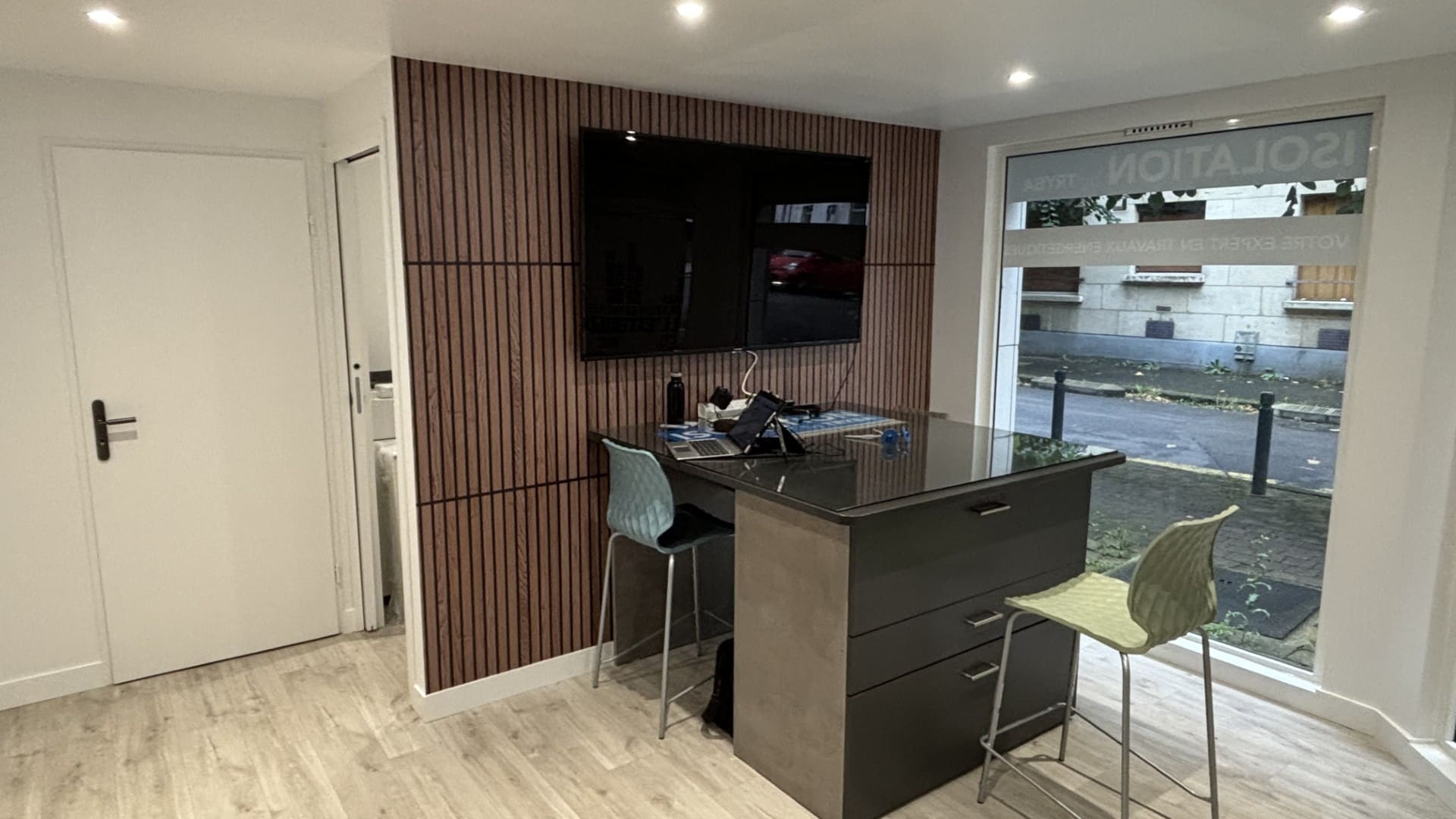 Bureau Agence Frontis